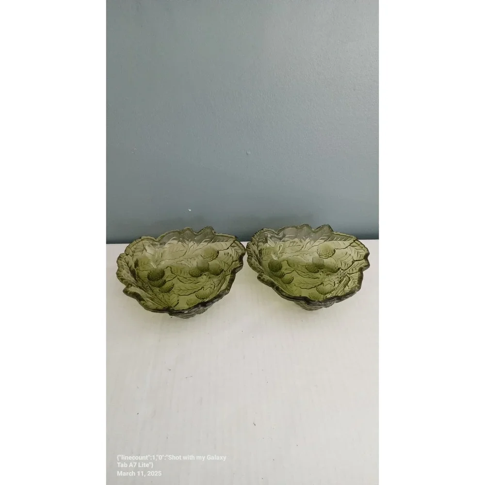Vintage Green Glass Leaf Shaped Bowls Set‎ of 2 Candy Nut Trinket Dishes
